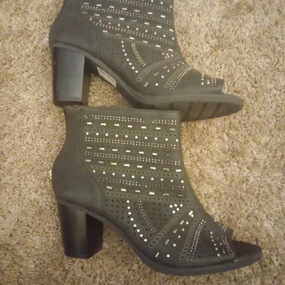 Boots - Picture 2 of 3